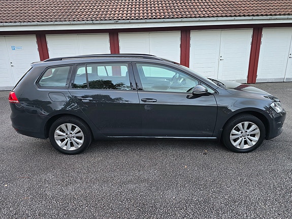Volkswagen Golf VII 10 of 27