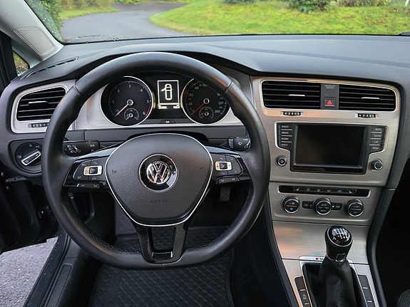 Volkswagen Golf VII 18 of 27