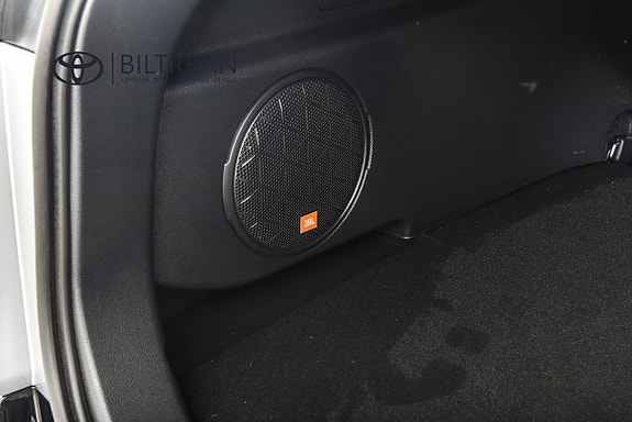 Toyota RAV4 Plug-in Hybrid 10 of 19