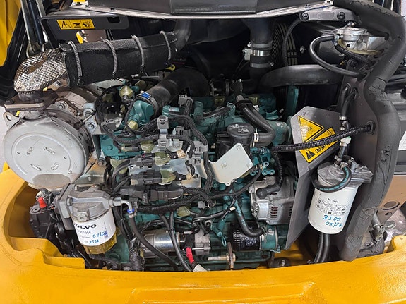 Volvo L30G med redskap 5 of 6