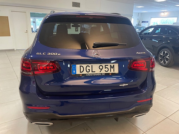 Mercedes-Benz GLC300 e 6 of 8