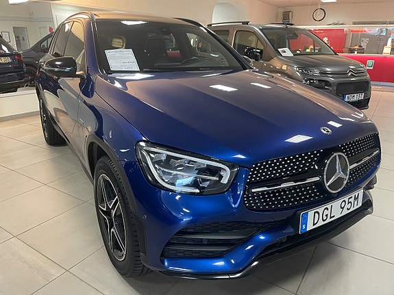 Mercedes-Benz GLC300 e 2 of 8
