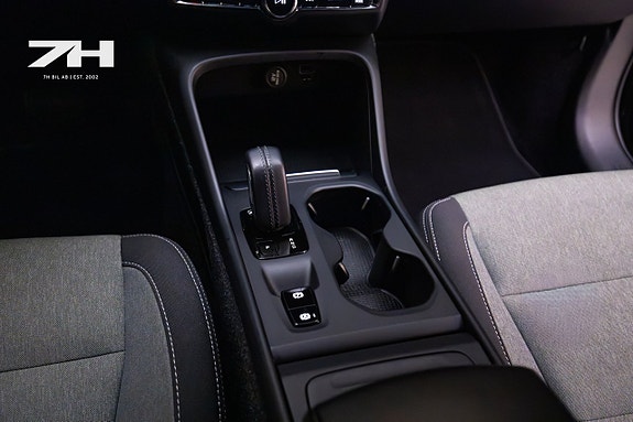 Volvo XC40 13 of 17