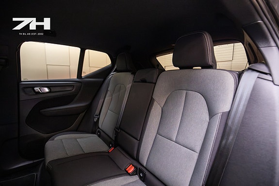 Volvo XC40 16 of 17