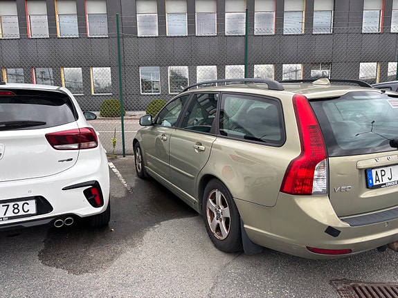 Volvo V50 2 of 10