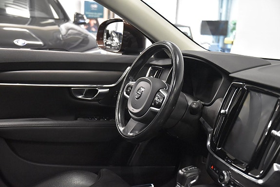 Volvo V90 Cross Country 9 of 25