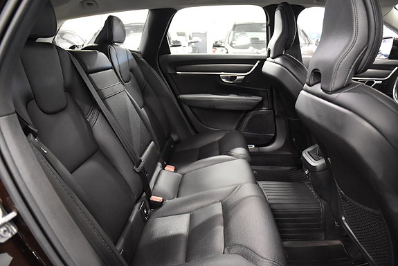 Volvo V90 Cross Country 13 of 25