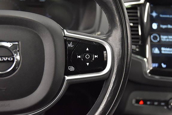 Volvo XC90 11 of 30