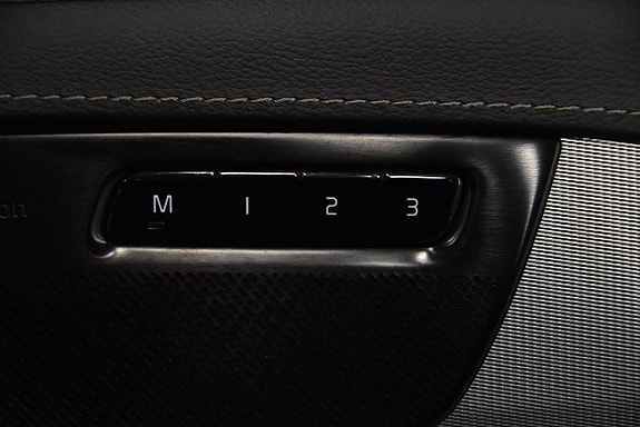 Volvo XC90 17 of 30