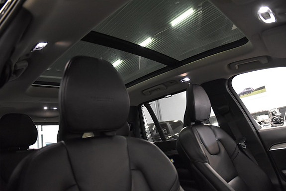 Volvo XC90 13 of 30