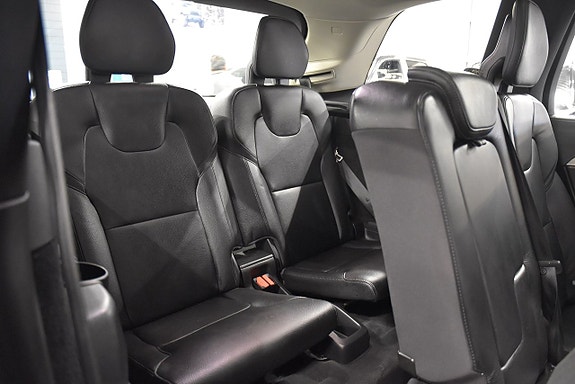 Volvo XC90 15 of 30