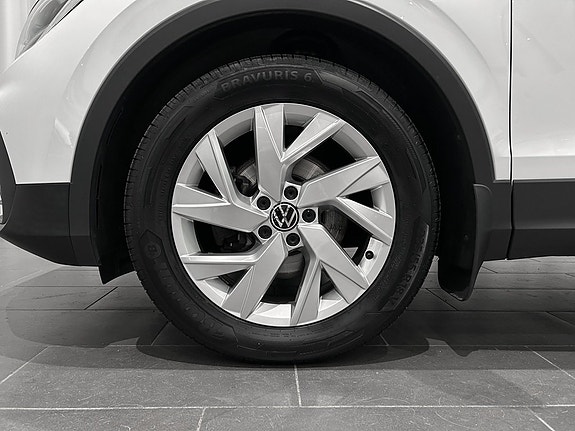 Volkswagen Tiguan 4 of 14
