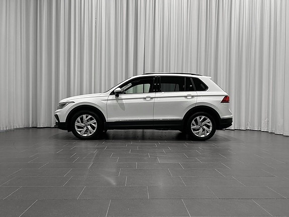 Volkswagen Tiguan 2 of 14