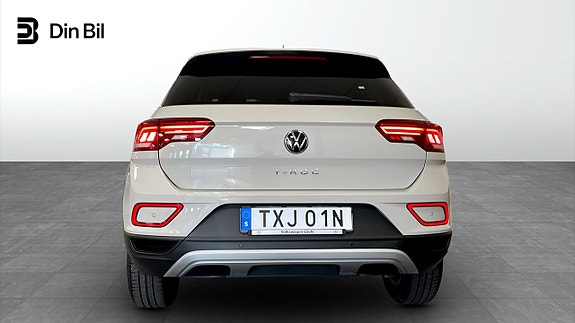 Volkswagen T-Roc 5 of 16