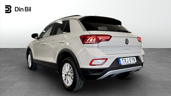 Volkswagen T-Roc 3 of 16