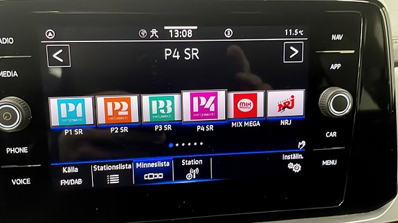 Volkswagen T-Roc 16 of 16