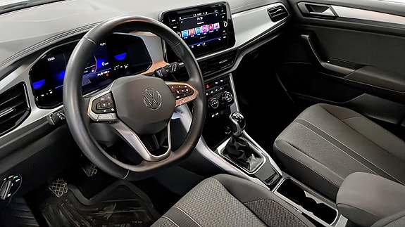 Volkswagen T-Roc 7 of 16