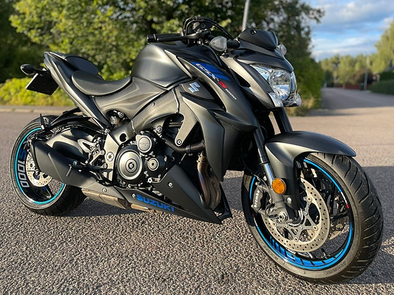 Suzuki GSX-S1000z 2 of 4