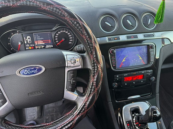 Ford S-MAX 6 of 7