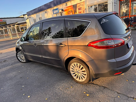 Ford S-MAX 3 of 7
