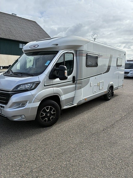 LMC Cruiser T683 G 3 of 14