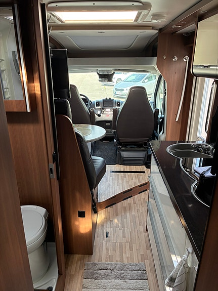 LMC Cruiser T683 G 11 of 14