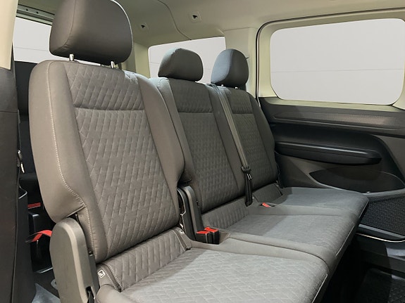 Volkswagen Caddy Maxi 28 of 30