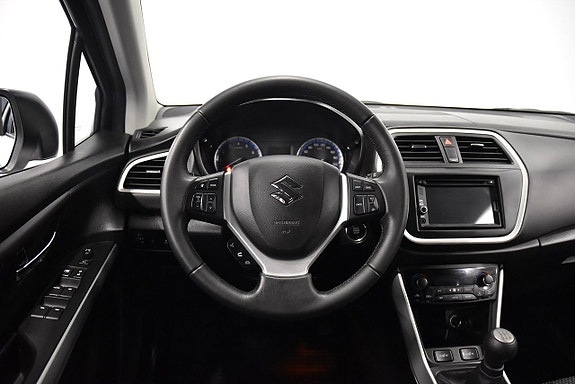Suzuki SX4 S-Cross 2 of 18