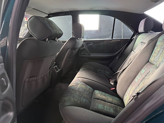 Mercedes-Benz E430 12 of 15