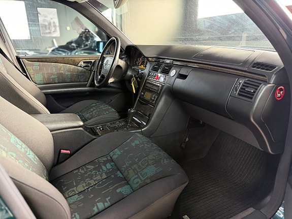 Mercedes-Benz E430 9 of 15