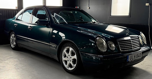 Mercedes-Benz E430 2 of 15