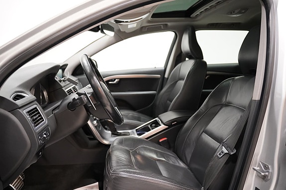 Volvo V70 7 of 23