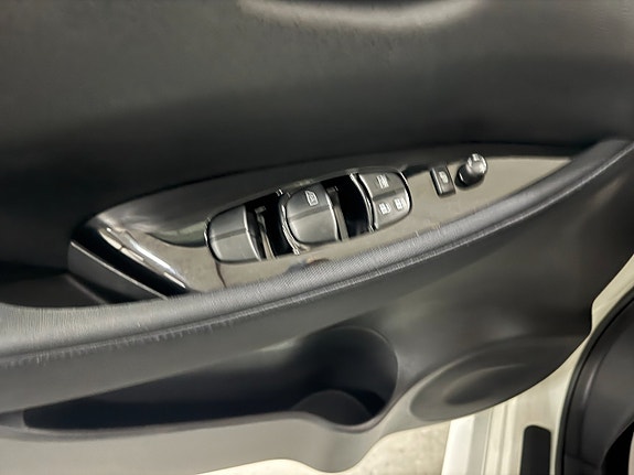 Nissan Leaf 21 of 25