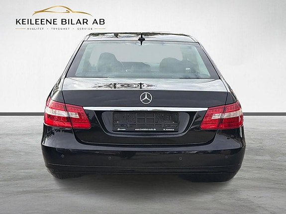 Mercedes-Benz E200 6 of 28
