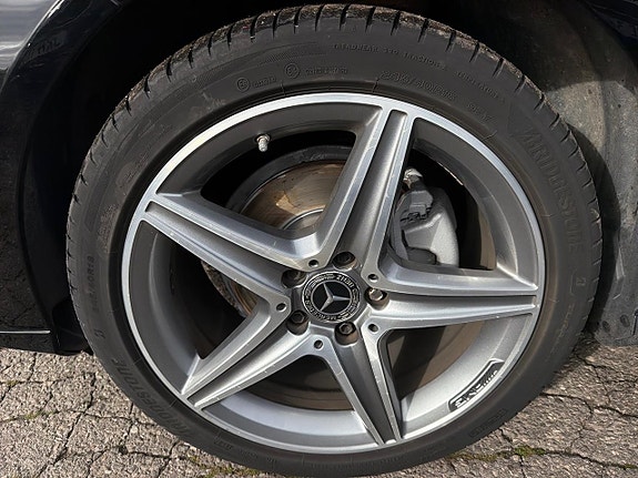 Mercedes-Benz E200 22 of 28