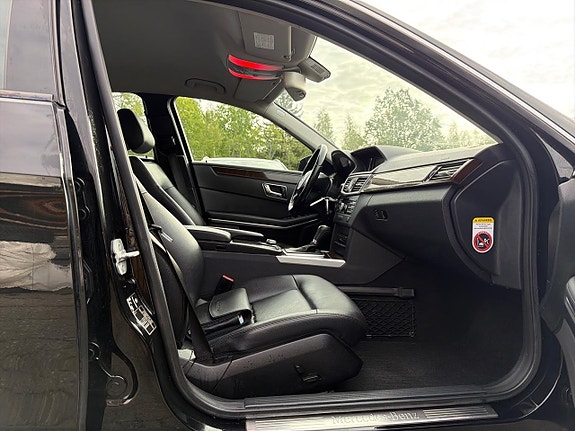Mercedes-Benz E200 14 of 28
