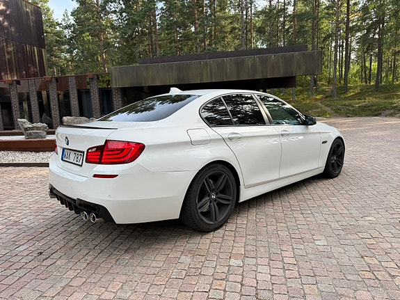 BMW 520d 3 of 8