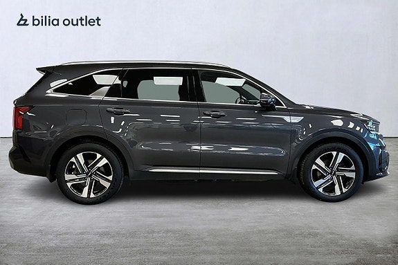 Kia Sorento 5 of 30