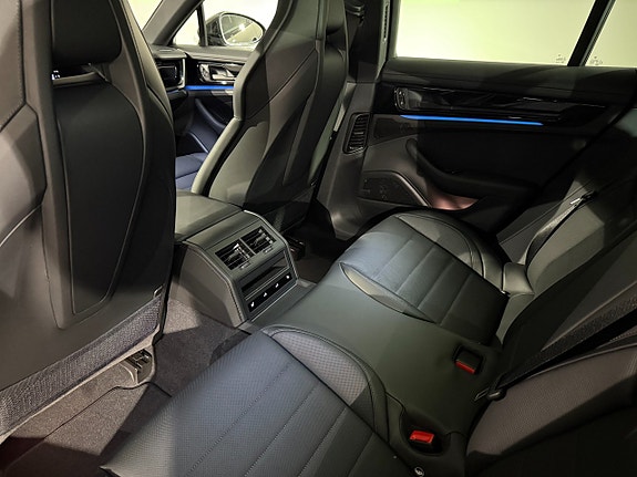 Porsche Panamera 4S 16 of 16