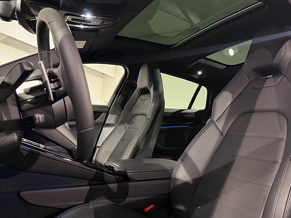 Porsche Panamera 4S 9 of 16