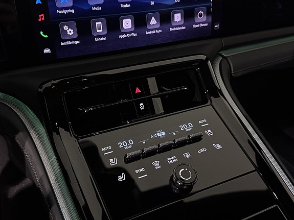 Porsche Panamera 4S 13 of 16