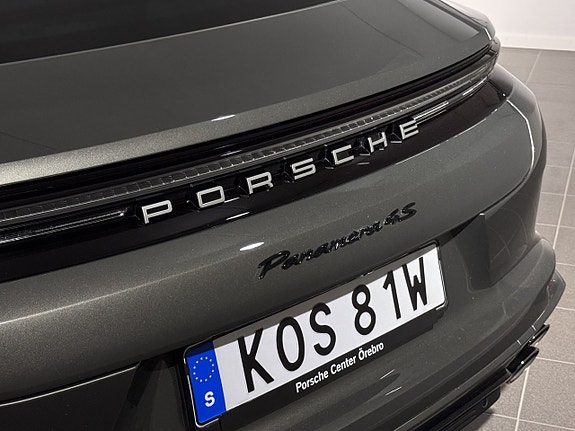 Porsche Panamera 4S 7 of 16