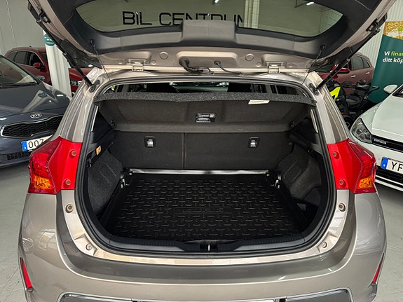 Toyota Auris 23 of 25