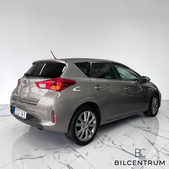 Toyota Auris 6 of 25