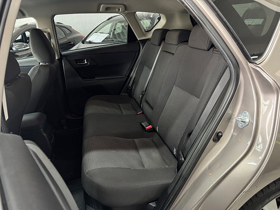 Toyota Auris 21 of 25