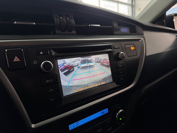 Toyota Auris 16 of 25