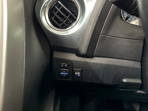 Toyota Auris 11 of 25