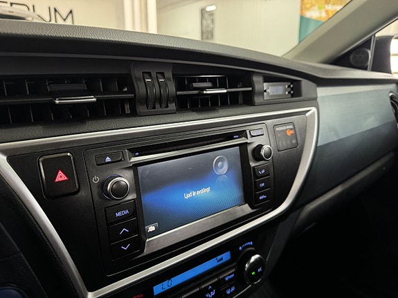 Toyota Auris 14 of 25