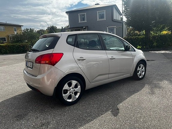 Kia Venga 4 of 10