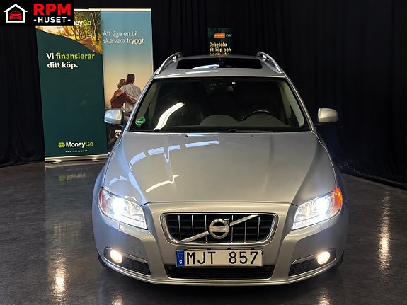 Volvo V70 2 of 29